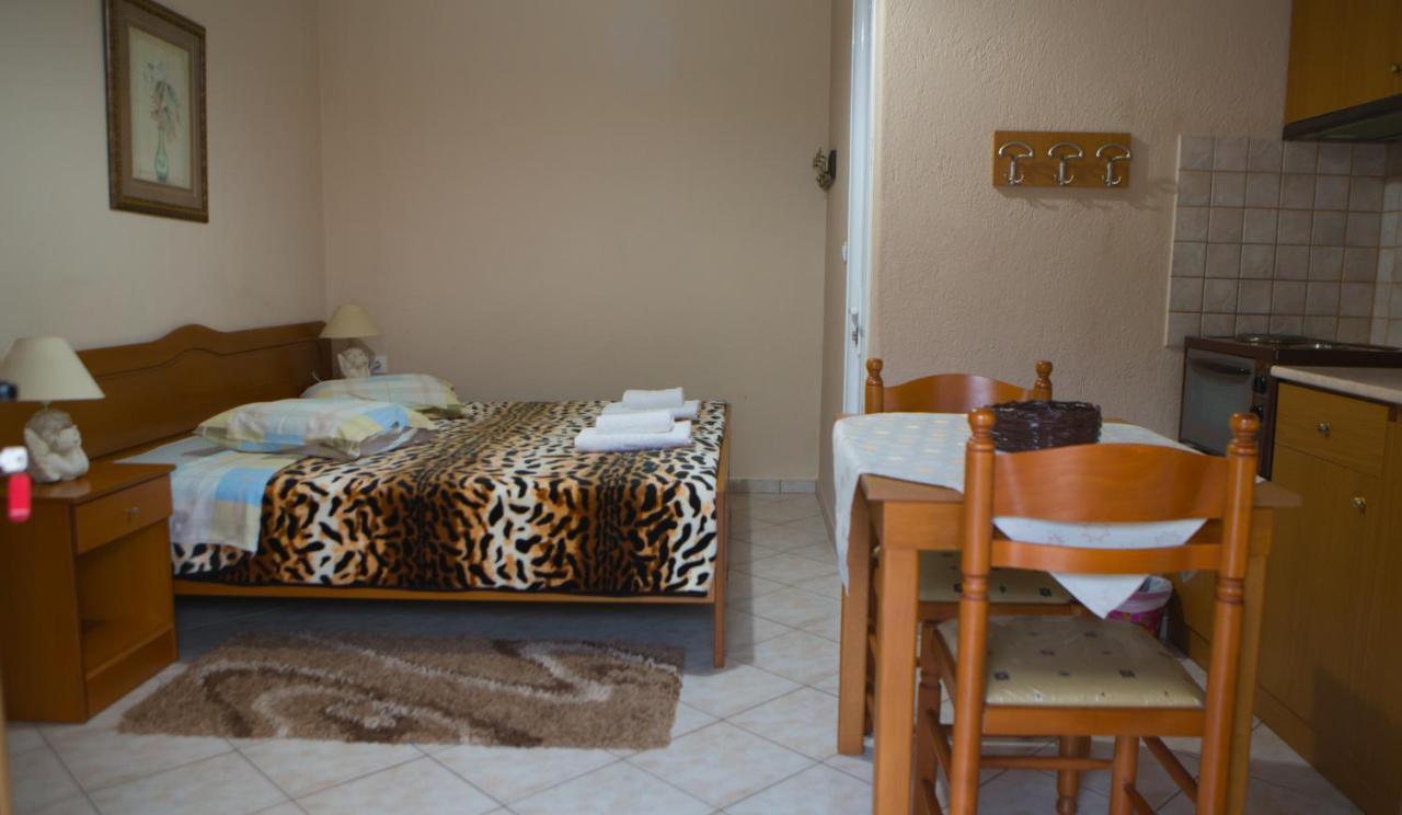 Avgi Apartment Loutraki  Exterior photo
